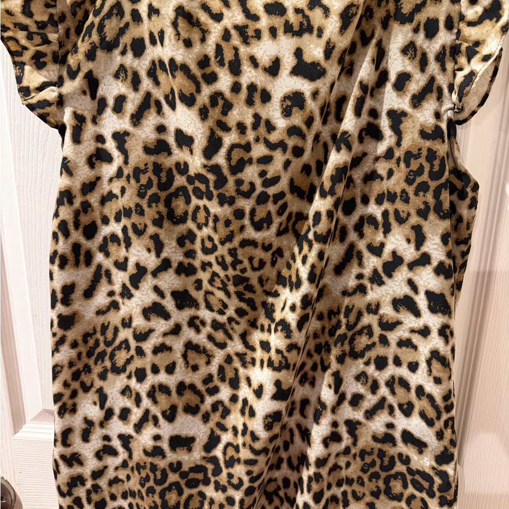 L&B Leopard Print Ruffle Top - Picture 2 of 2